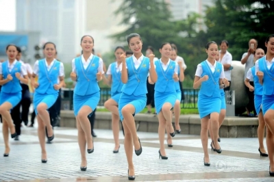 四百多名空乘學(xué)生跳起熱舞